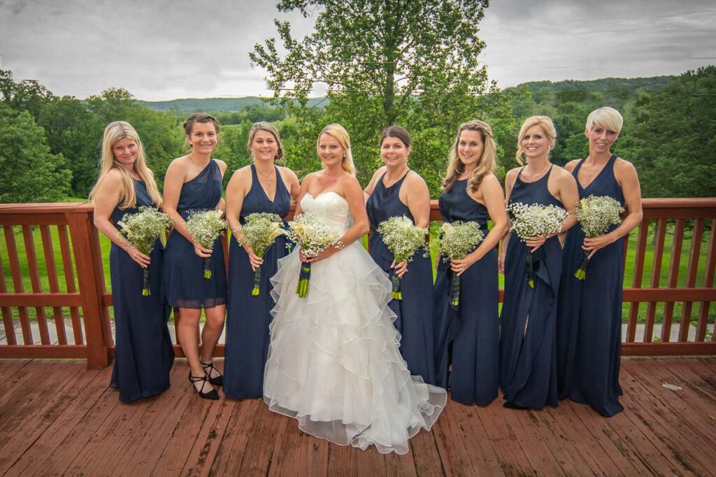 Lindsey and her bridesmaids lined up