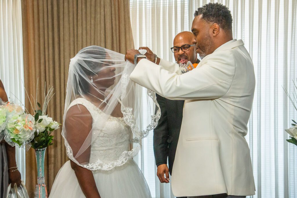 Tyrone lifting the veil of Rhonda