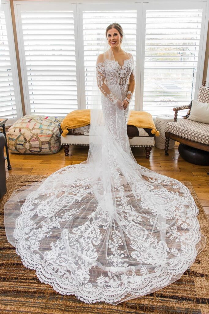Full details of Julia’s wedding dress