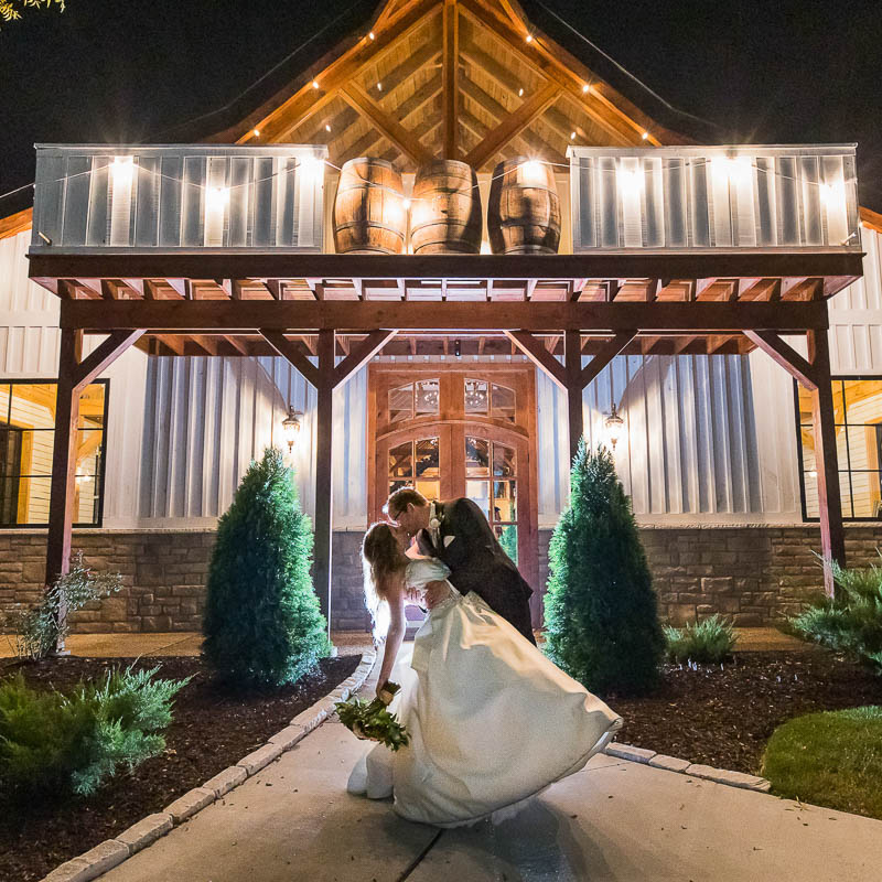 Link into an affordable St. Louis wedding photography gallery for Amanda and Matt