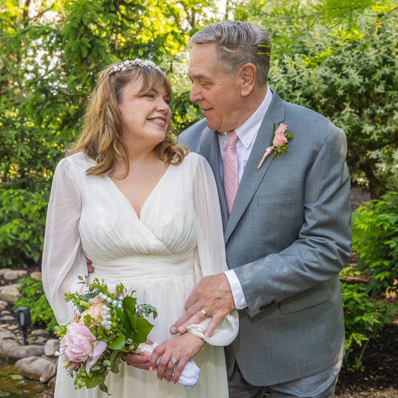 Link into a St. Louis Wedding Photographers gallery for Jennifer and Bill